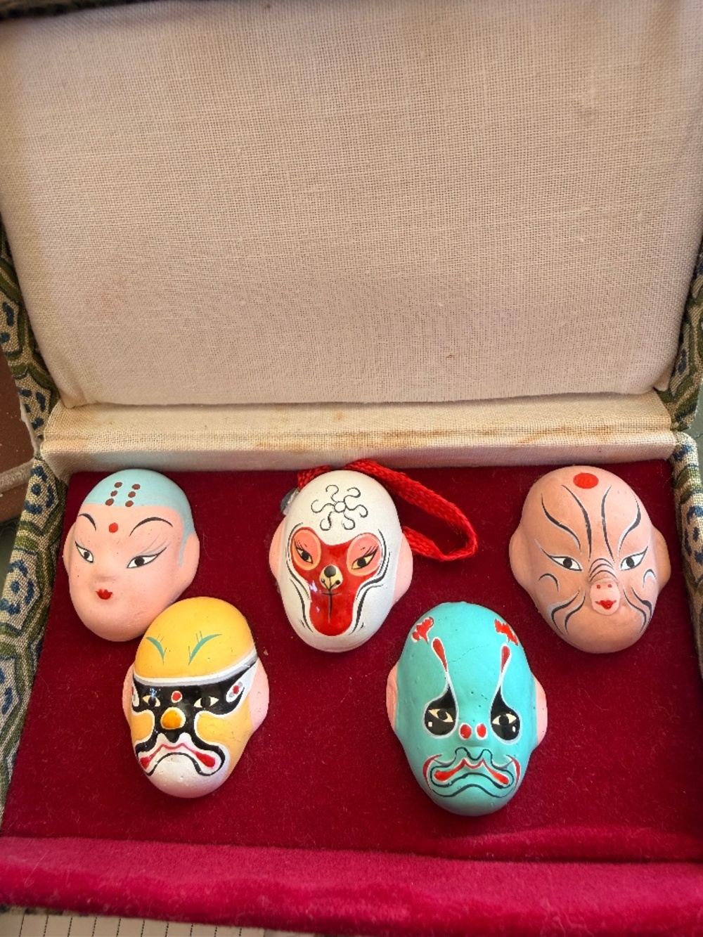 5 Vintage Chinese Hand Painted Miniature Opera (Kabuki) Masks in Original Box